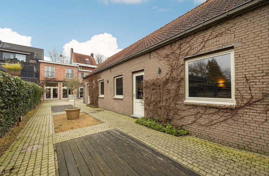 Gebouw voor gemengd gebruik te koop in Kapellen