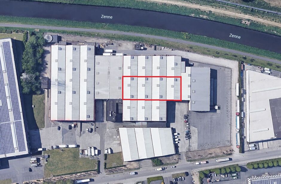 Het betreft de verhuur van een magazijn gelegen in industriezone Cargovil te Vilvoorde. Dit magazijn geniet een uitstekende ligging nabij de R0, E19 en de Van Moer Terminal Vilvoorde. Het gebouw heeft een oppervlakte van ca. 1 559 m² bestaande uit ca. 14