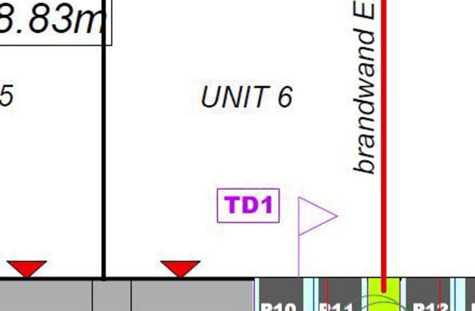 De KMO-unit is gelegen in bedrijvenpark Elzenbroek te Waarloos (Kontich). Dankzij de strategische ligging, geniet de site van een goede ontsluiting richting Antwerpen en Brussel. 

Het pand behelst een oppervlakte van ca. 228 m² opslagruimte, met een vri