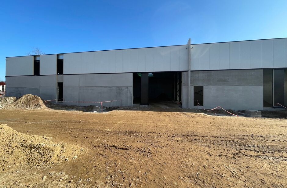 In de industriezone 'De Vloeiende' te Kapellen wordt een nieuw bedrijvenpark opgetrokken. Het betreft in totaal een verkoop van 20 nieuwbouw KMO-units, verdeeld over 2 gebouwen. Het project is zeer centraal gelegen in de regio Kapellen/Ekeren/Brasschaat e
